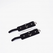 Черные кожаные наручники с хромированной фурнитурой - Crazy Handmade - купить с доставкой в Димитровграде