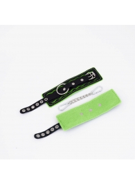Черно-зеленые кожаные наручники с зеленой строчкой - Crazy Handmade - купить с доставкой в Димитровграде