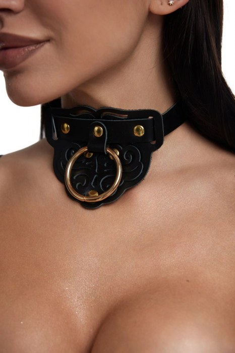 Черный фигурный кожаный ошейник с золотистой фурнитурой - Crazy Handmade - купить с доставкой в Димитровграде